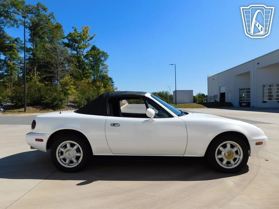 1990 Mazda NA MX-5 Miata - Image 7 of 12
