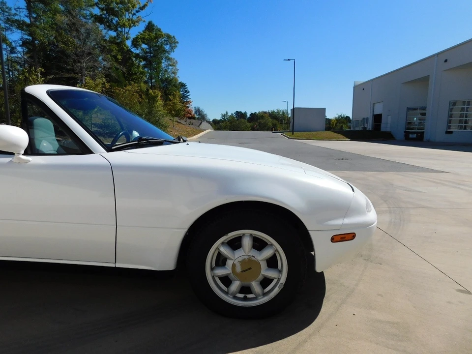 1990 Mazda NA MX-5 Miata - Image 18 of 21
