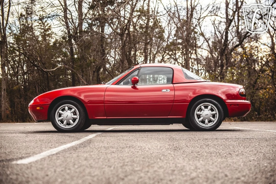 1990 Mazda NA MX-5 Miata - Image 9 of 12