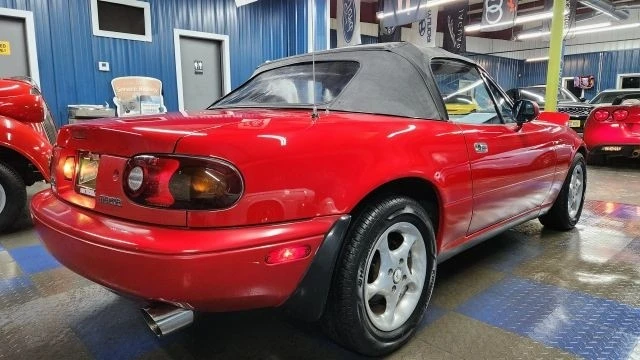 1990 Mazda NA MX-5 Miata - Image 5 of 12