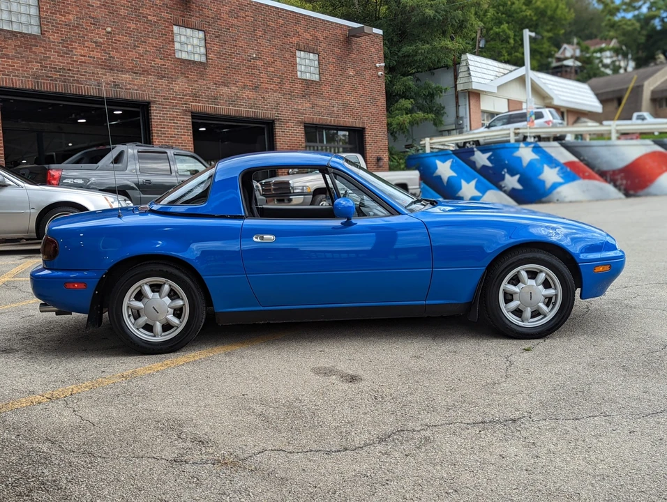 1990 Mazda NA MX-5 Miata - Image 17 of 31