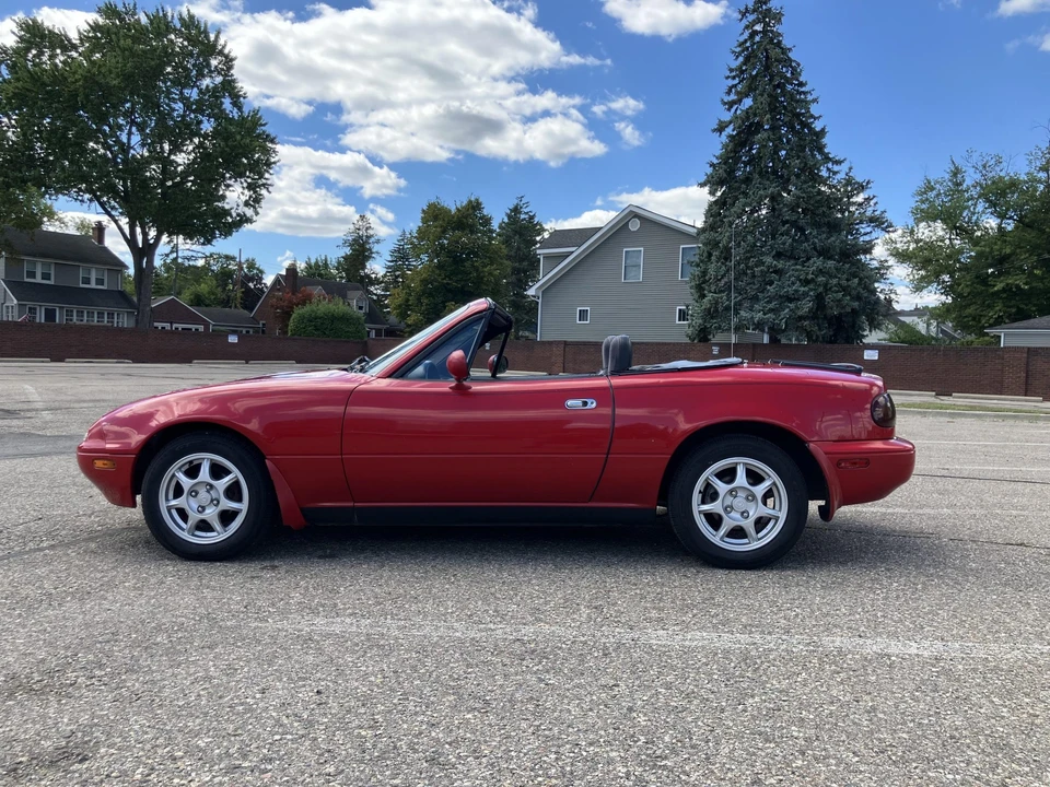1990 Mazda NA MX-5 Miata - Image 8 of 31