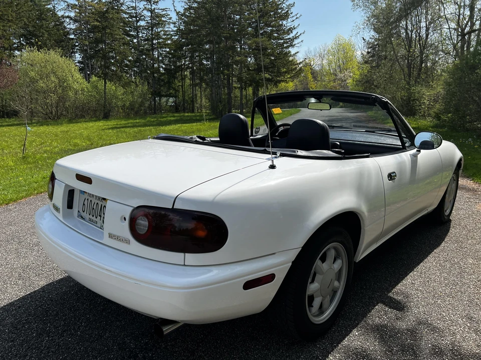 1990 Mazda NA MX-5 Miata - Image 24 of 31