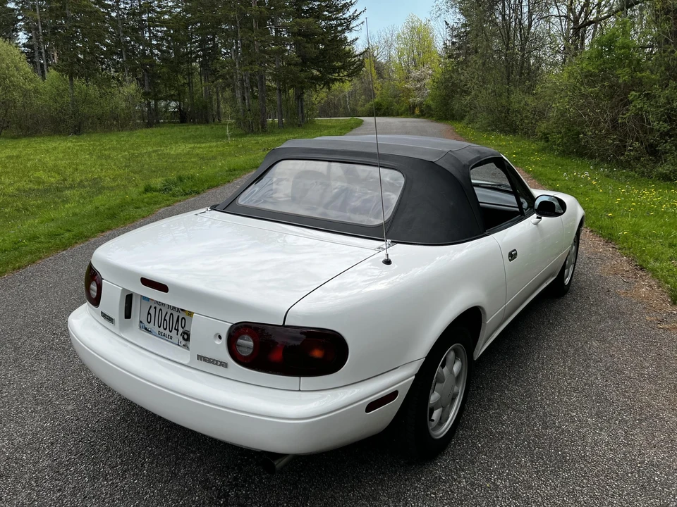 1990 Mazda NA MX-5 Miata - Image 15 of 31