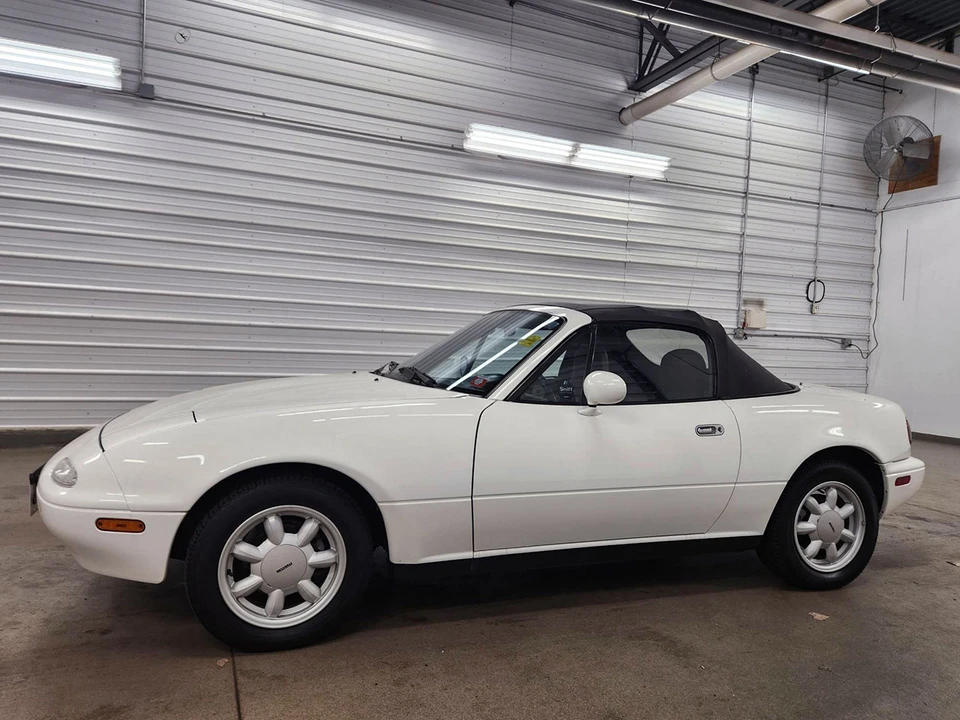 1990 Mazda NA MX-5 Miata - Image 3 of 31