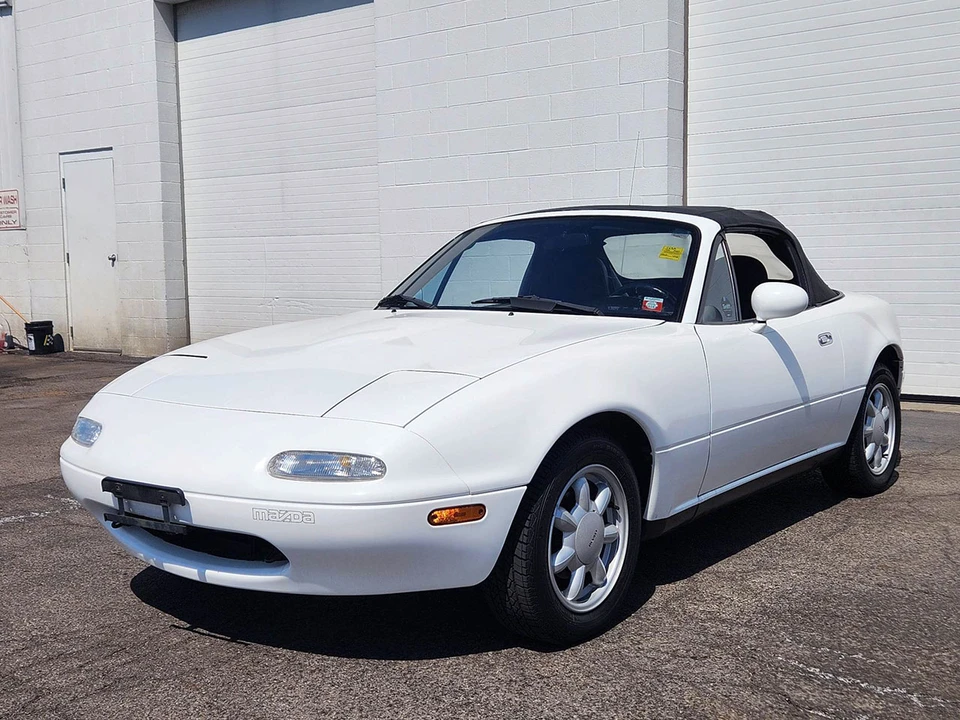 1990 Mazda NA MX-5 Miata - Image 2 of 31