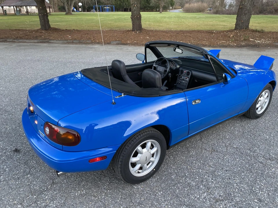 1990 Mazda NA MX-5 Miata - Image 24 of 31