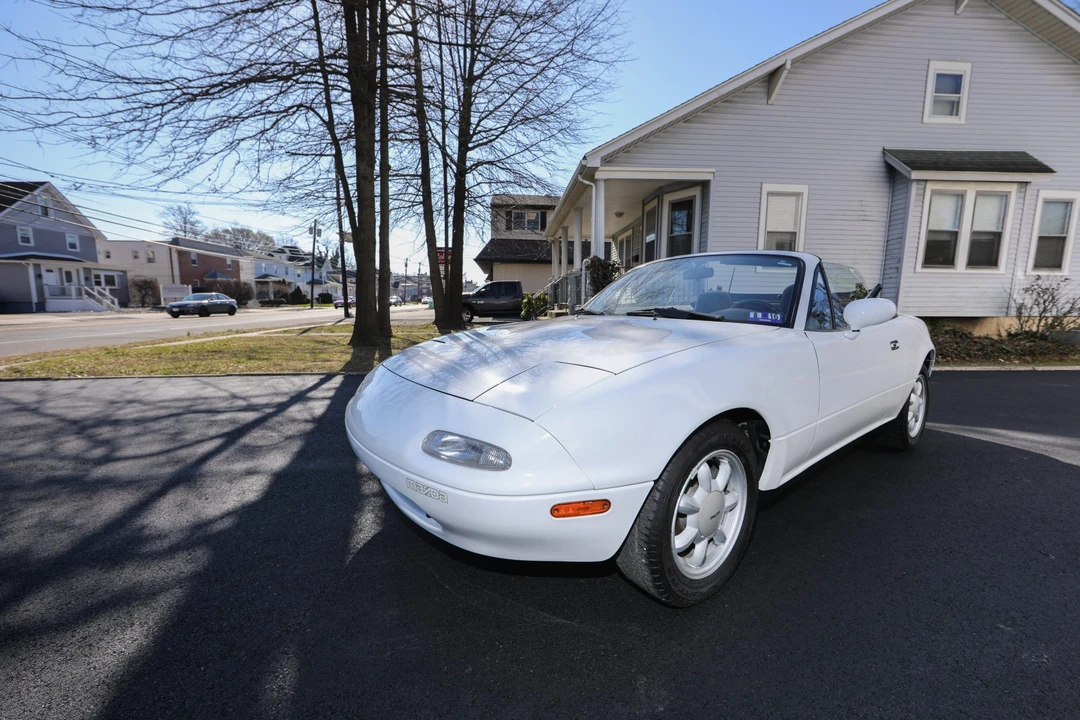 1990 Mazda NA MX-5 Miata - Image 2 of 31