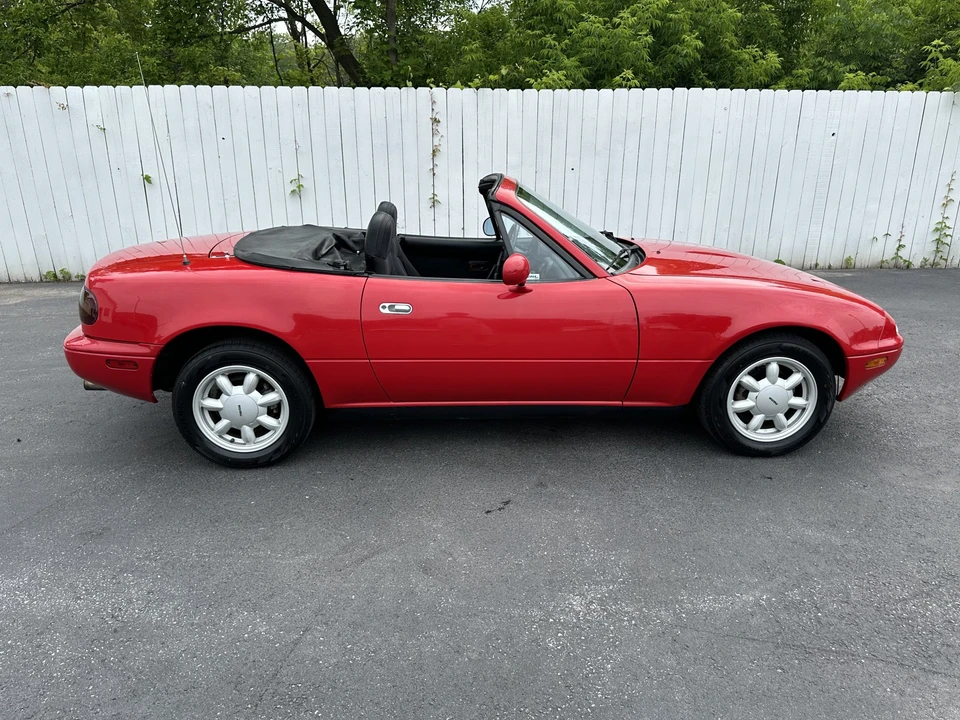 1990 Mazda NA MX-5 Miata - Image 23 of 31