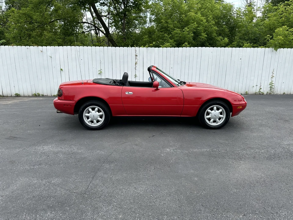 1990 Mazda NA MX-5 Miata - Image 25 of 31