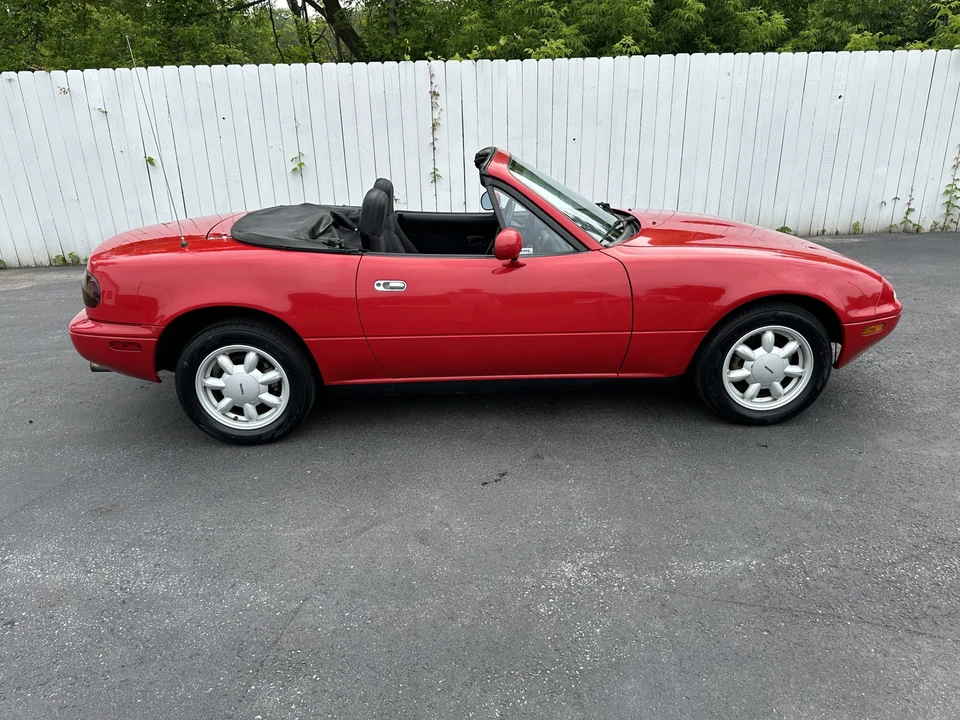 1990 Mazda NA MX-5 Miata - Image 26 of 31