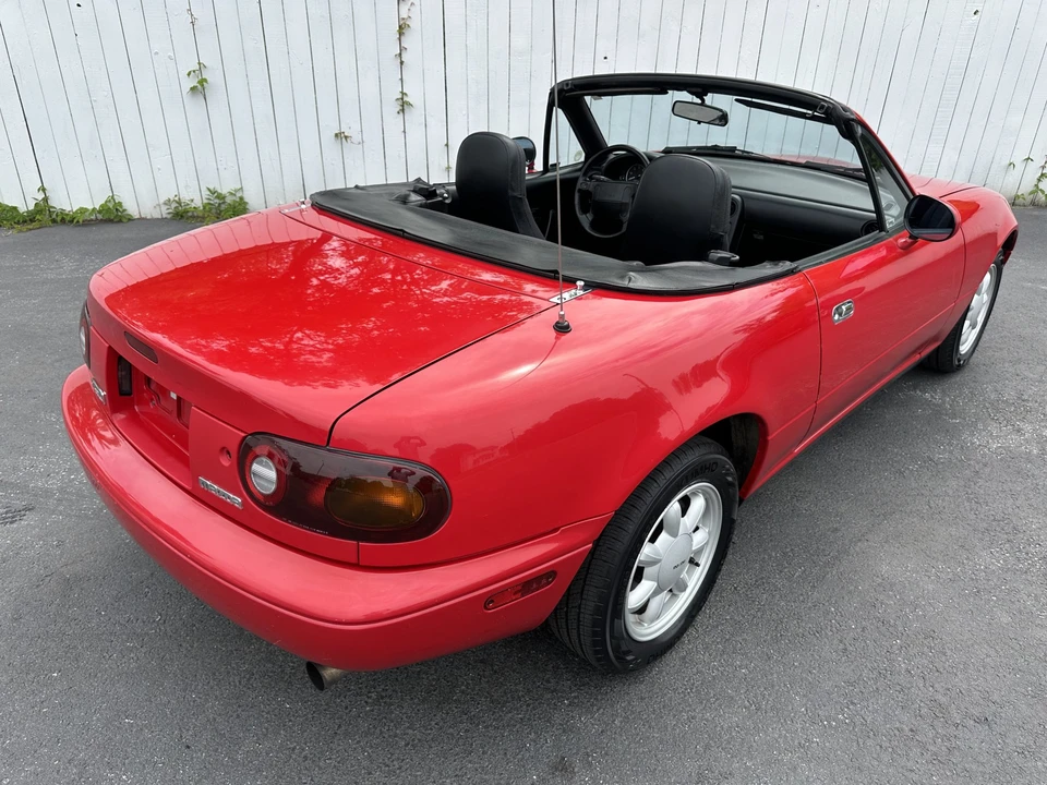1990 Mazda NA MX-5 Miata - Image 21 of 31