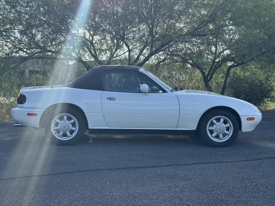 1990 Mazda NA MX-5 Miata - Image 13 of 31