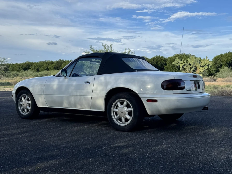 1990 Mazda NA MX-5 Miata - Image 8 of 31