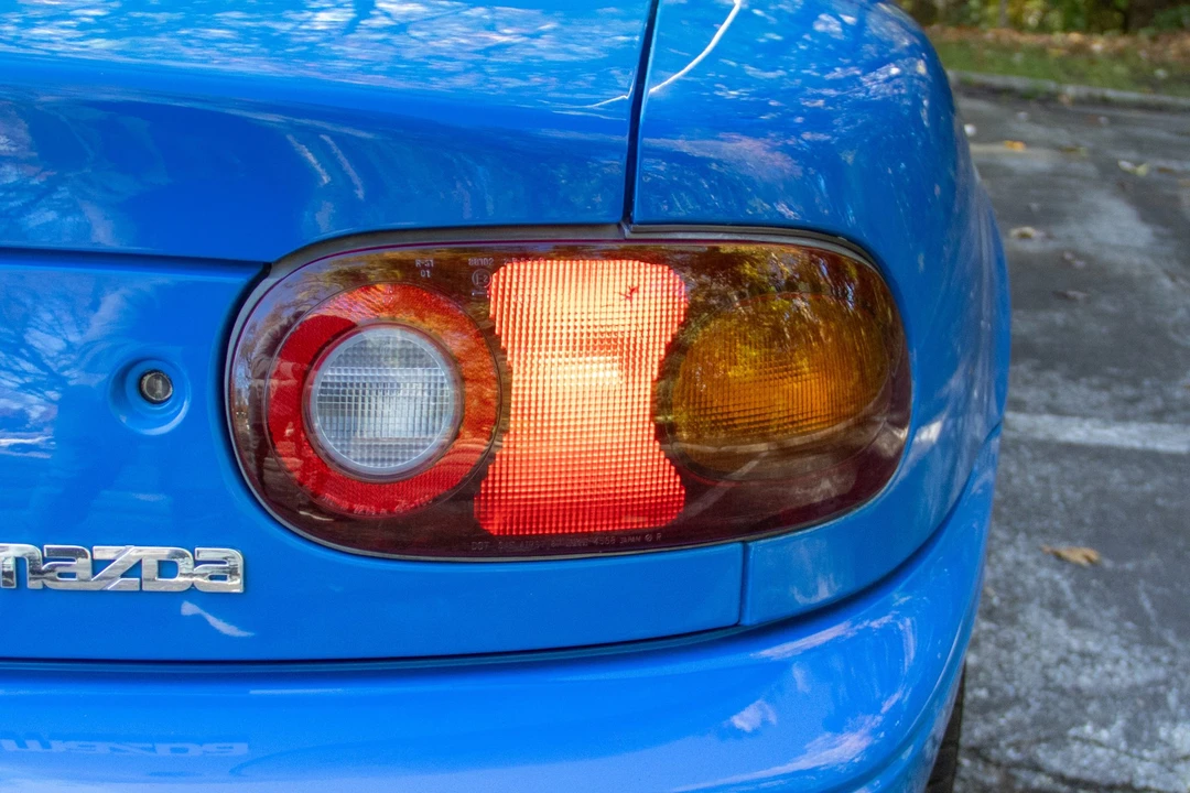 1990 Mazda NA MX-5 Miata - Image 25 of 31