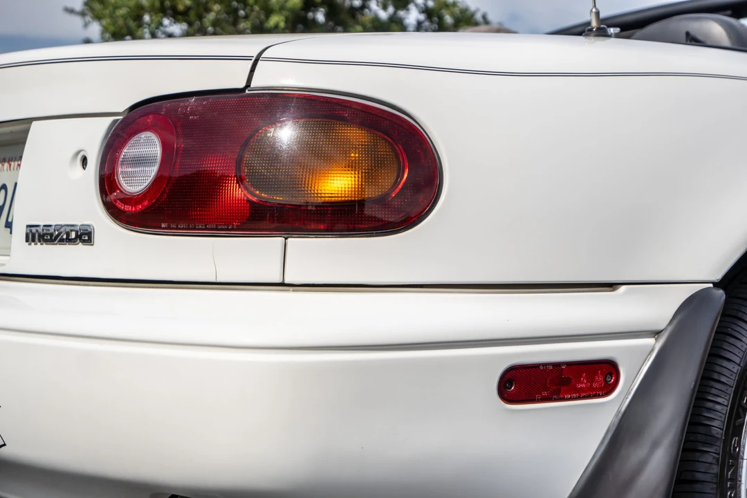 1990 Mazda NA MX-5 Miata - Image 29 of 31