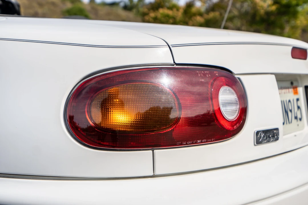 1990 Mazda NA MX-5 Miata - Image 27 of 31