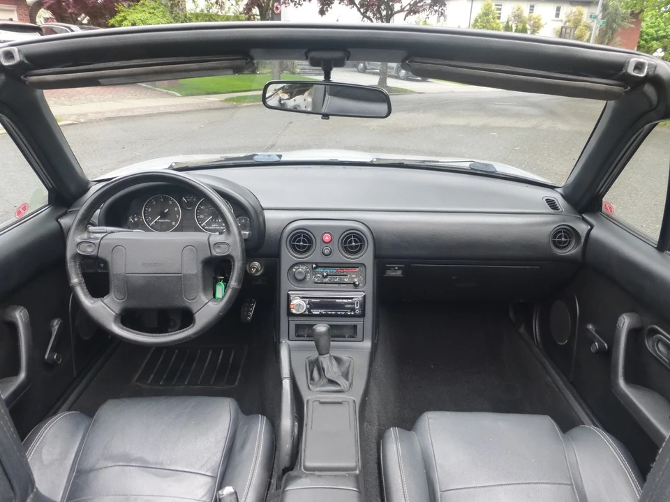 1990 Mazda NA MX-5 Miata - Image 21 of 31