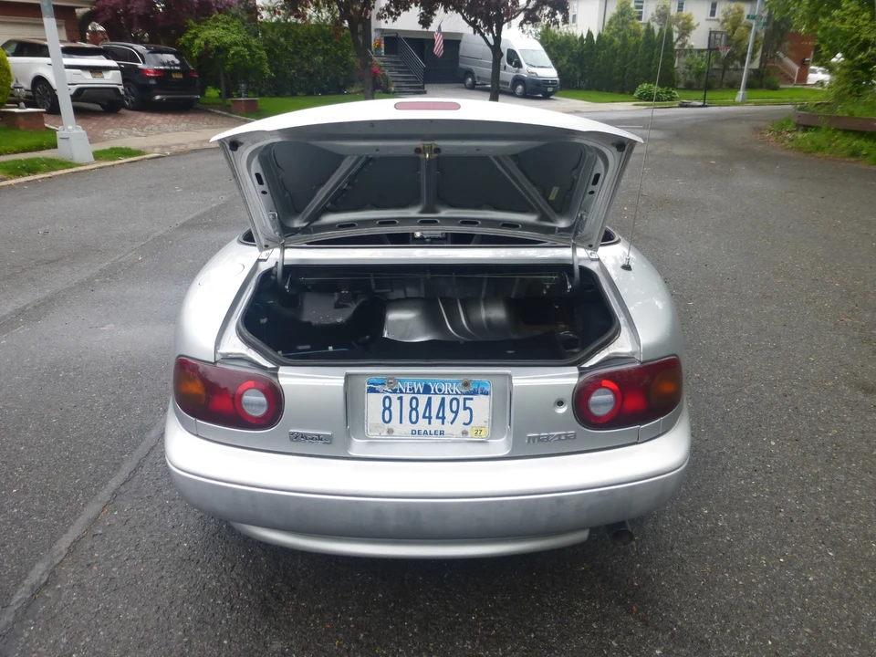1990 Mazda NA MX-5 Miata - Image 25 of 31