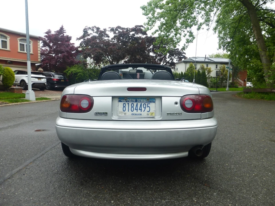 1990 Mazda NA MX-5 Miata - Image 11 of 31