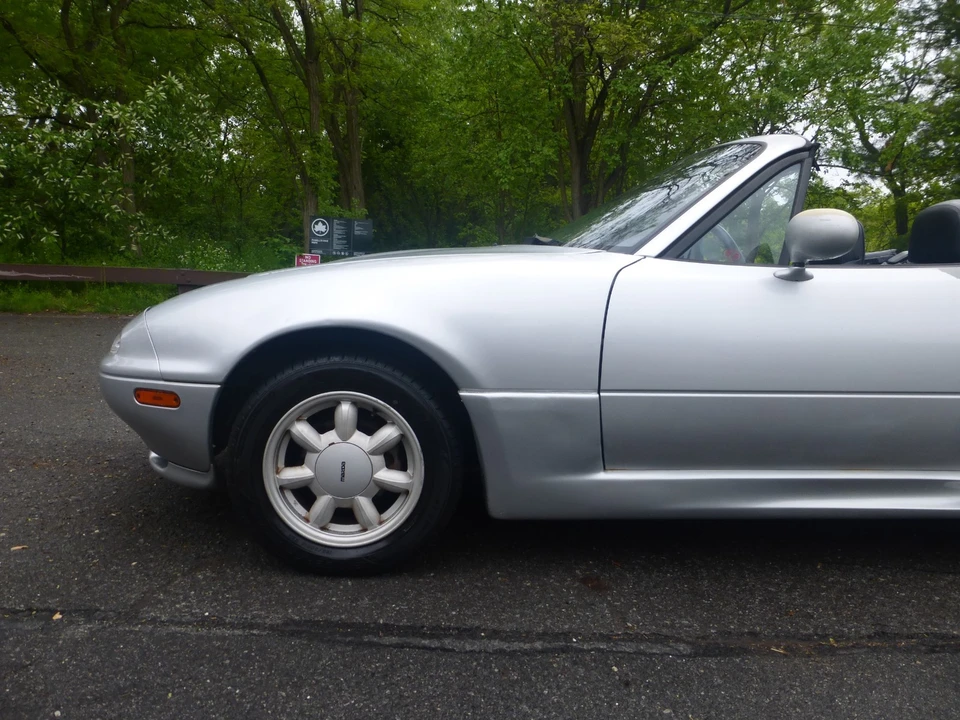 1990 Mazda NA MX-5 Miata - Image 9 of 31