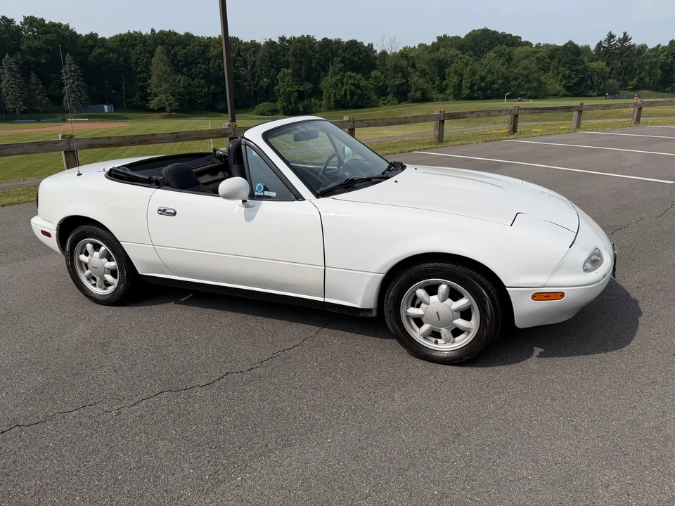 1990 Mazda NA MX-5 Miata - Image 26 of 31