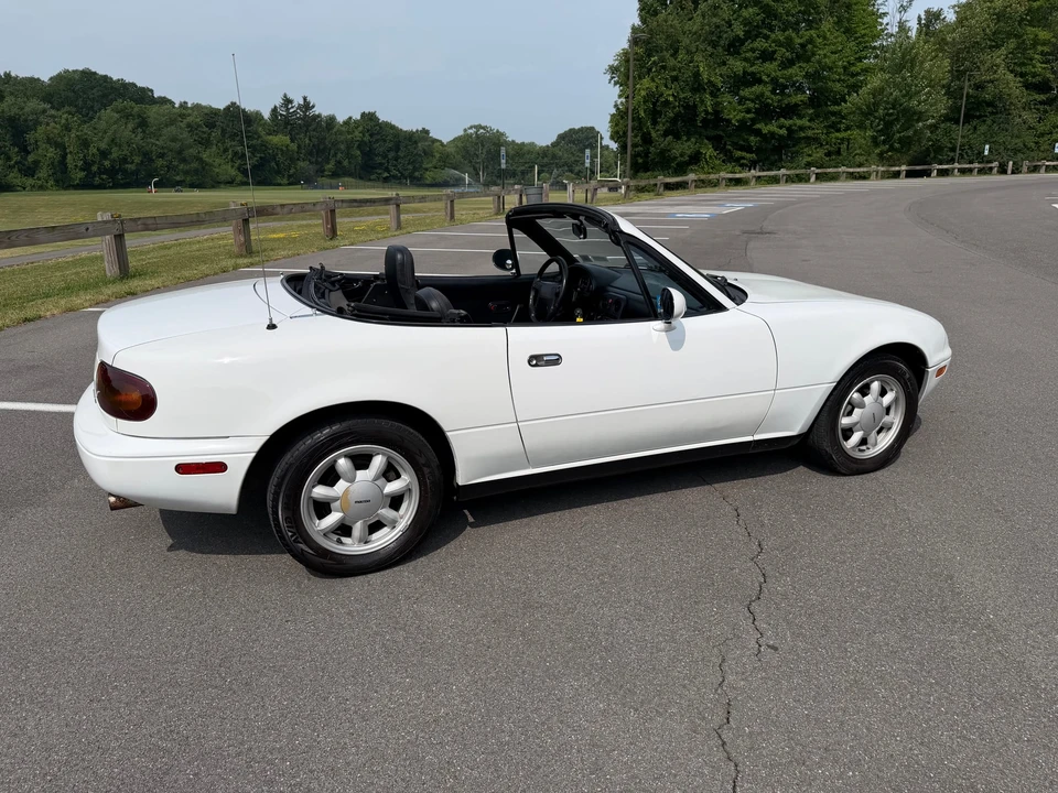 1990 Mazda NA MX-5 Miata - Image 24 of 31