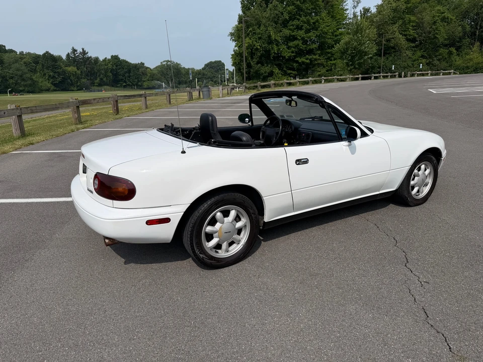 1990 Mazda NA MX-5 Miata - Image 23 of 31