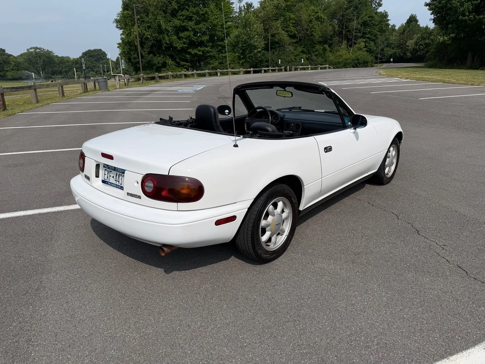 1990 Mazda NA MX-5 Miata - Image 21 of 31