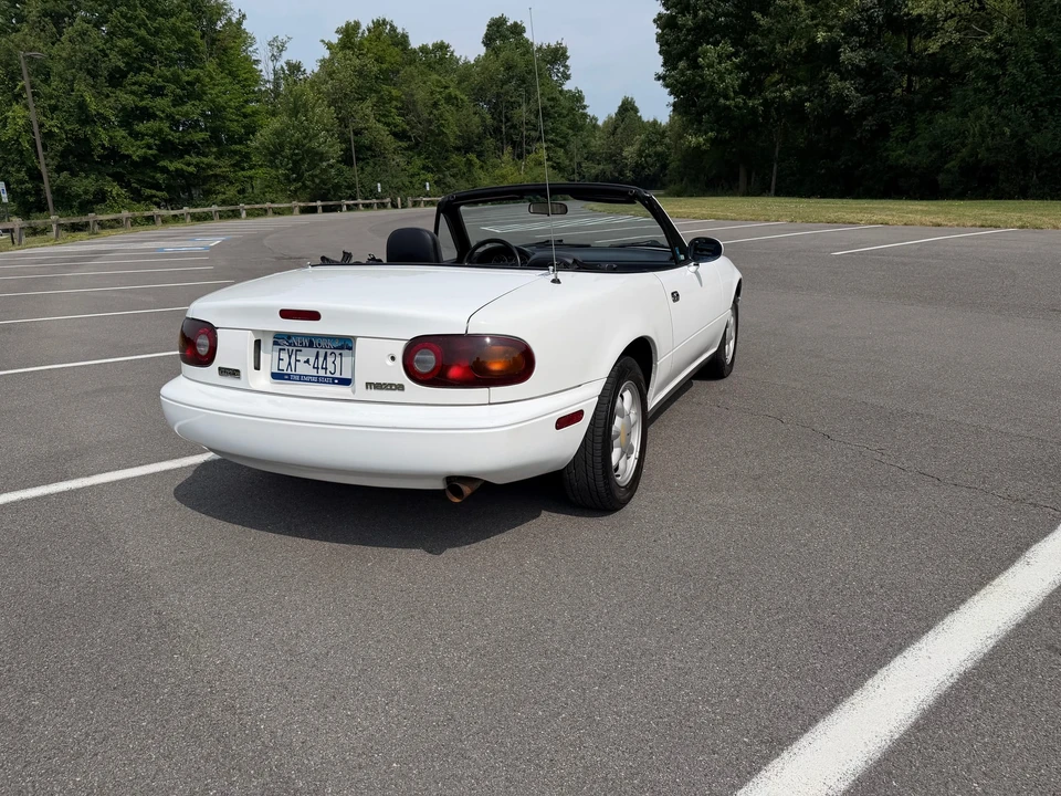 1990 Mazda NA MX-5 Miata - Image 19 of 31