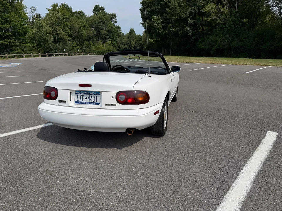 1990 Mazda NA MX-5 Miata - Image 18 of 31