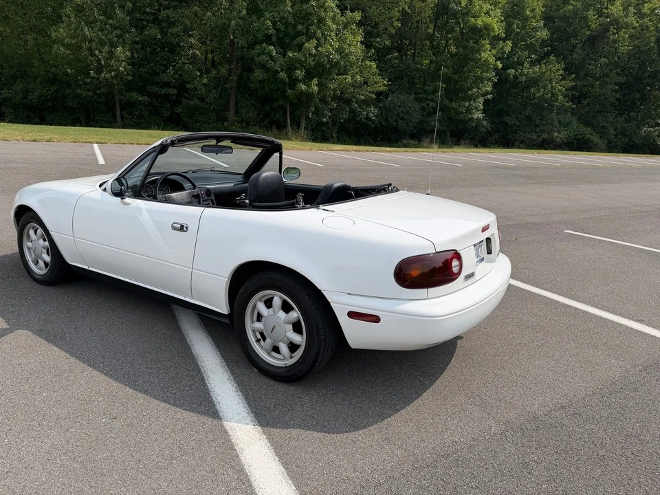 1990 Mazda NA MX-5 Miata - Image 11 of 31