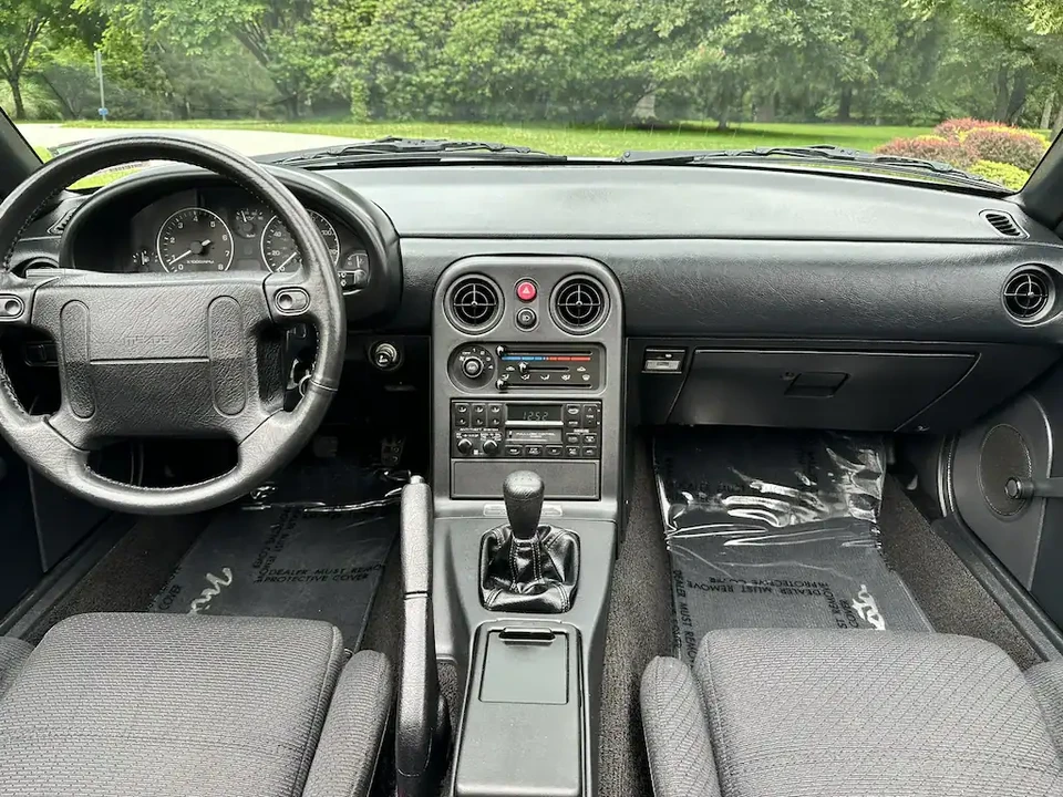 1990 Mazda NA MX-5 Miata - Image 16 of 21