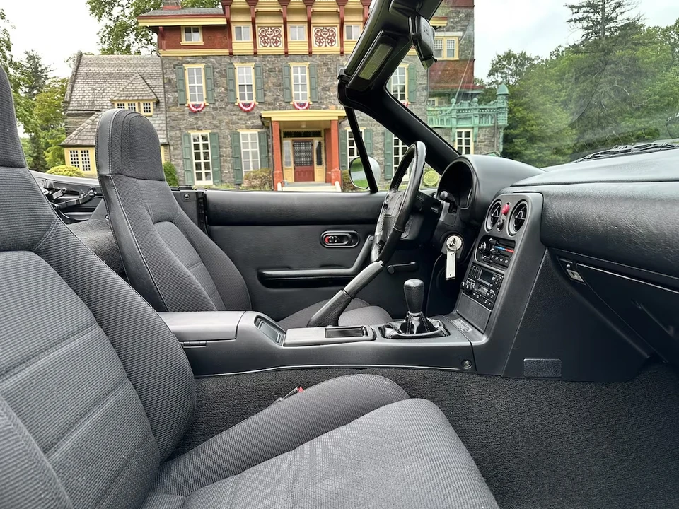 1990 Mazda NA MX-5 Miata - Image 19 of 21