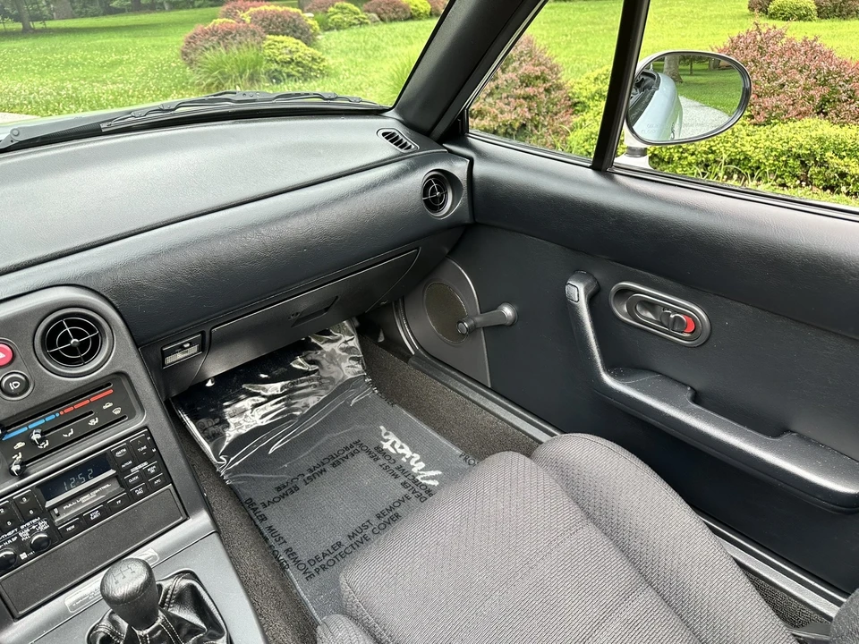 1990 Mazda NA MX-5 Miata - Image 15 of 31