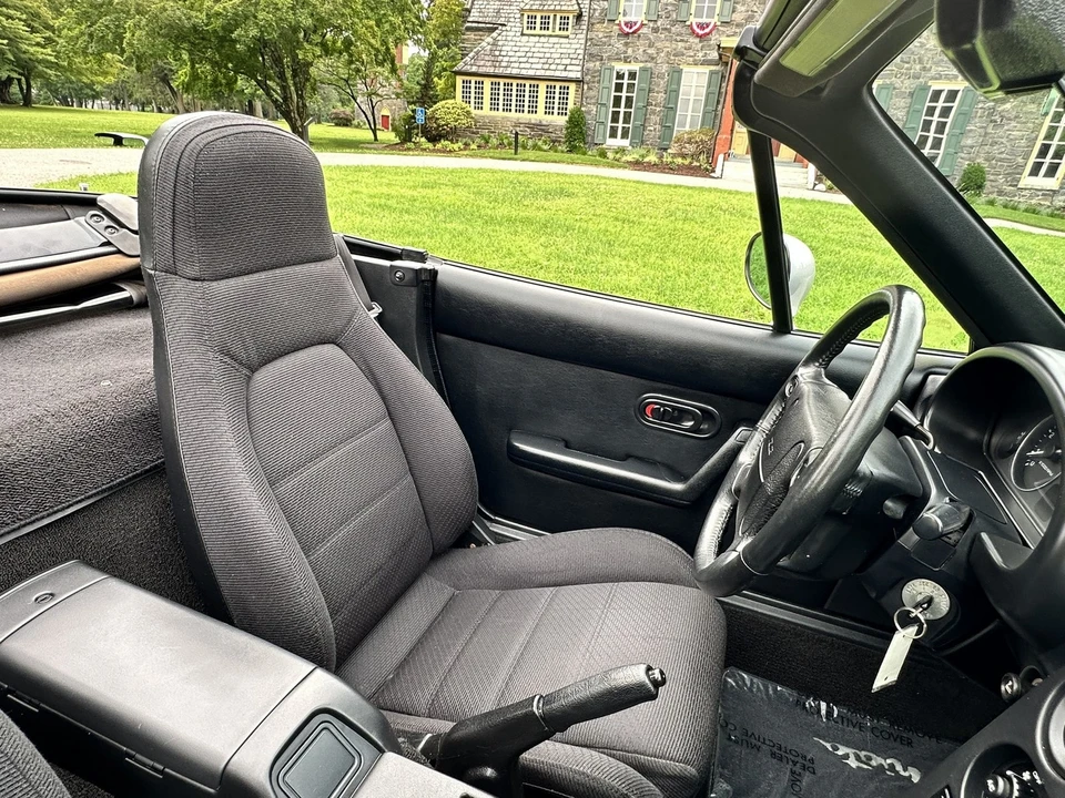 1990 Mazda NA MX-5 Miata - Image 19 of 31