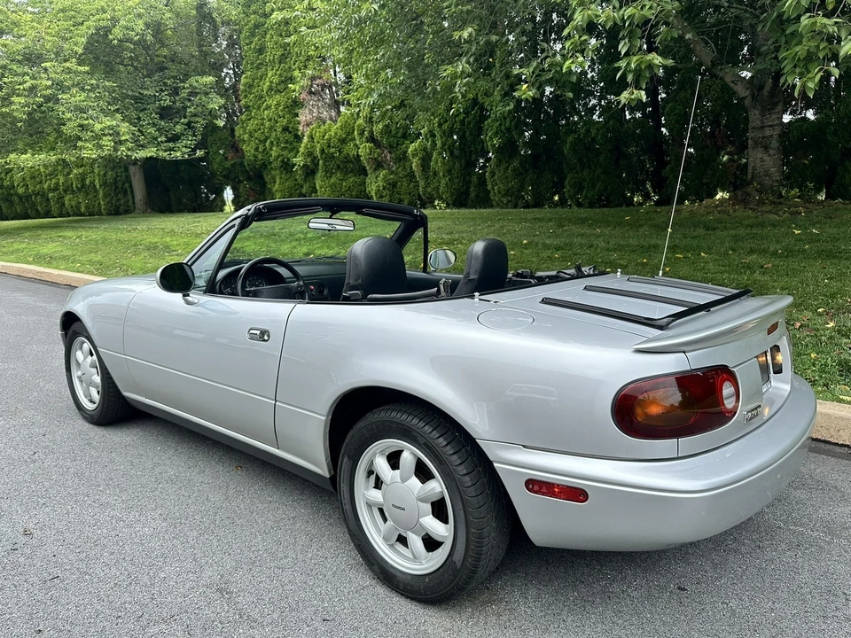 1990 Mazda NA MX-5 Miata - Image 29 of 31