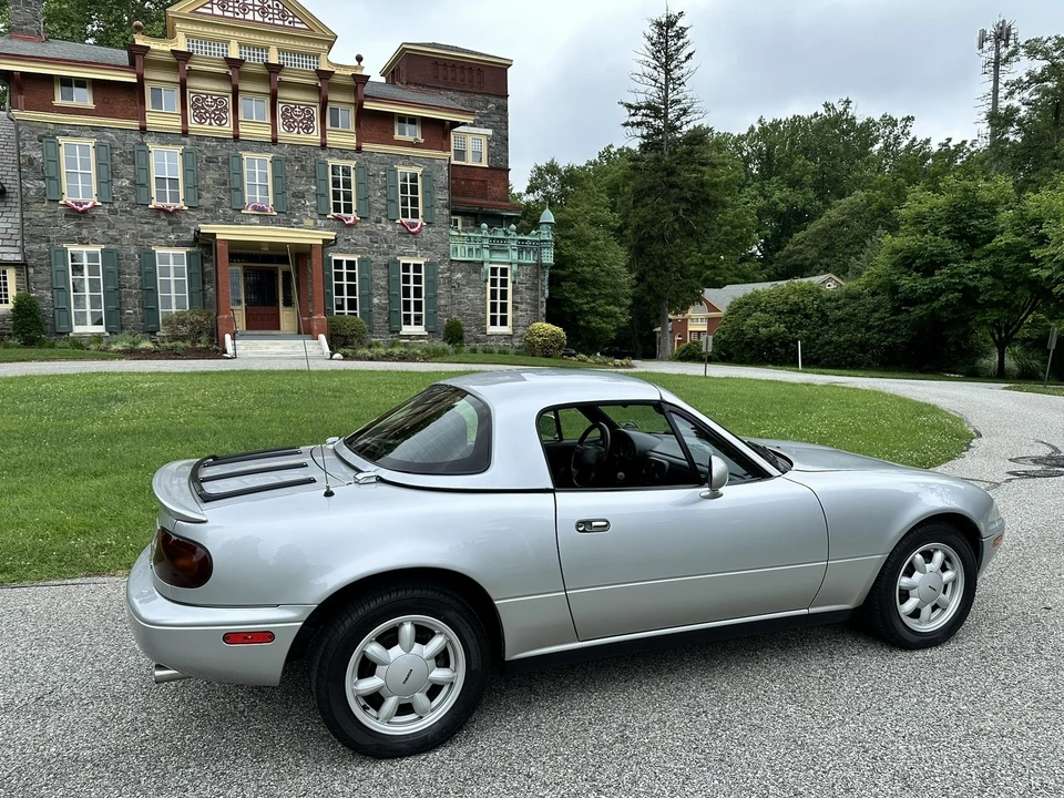1990 Mazda NA MX-5 Miata - Image 11 of 31