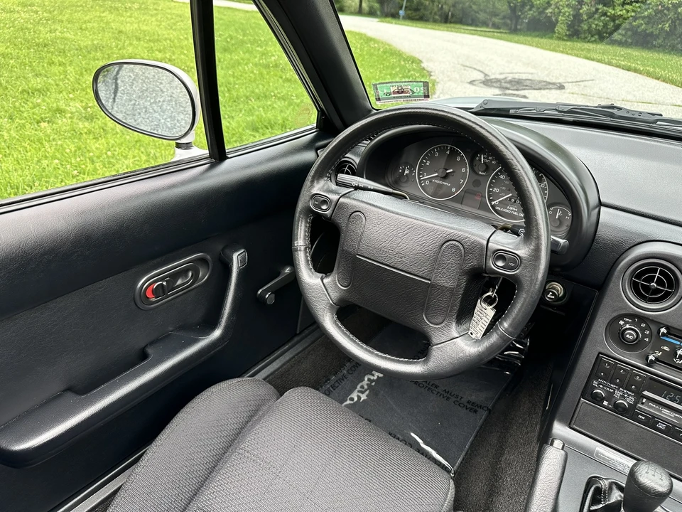 1990 Mazda NA MX-5 Miata - Image 13 of 31