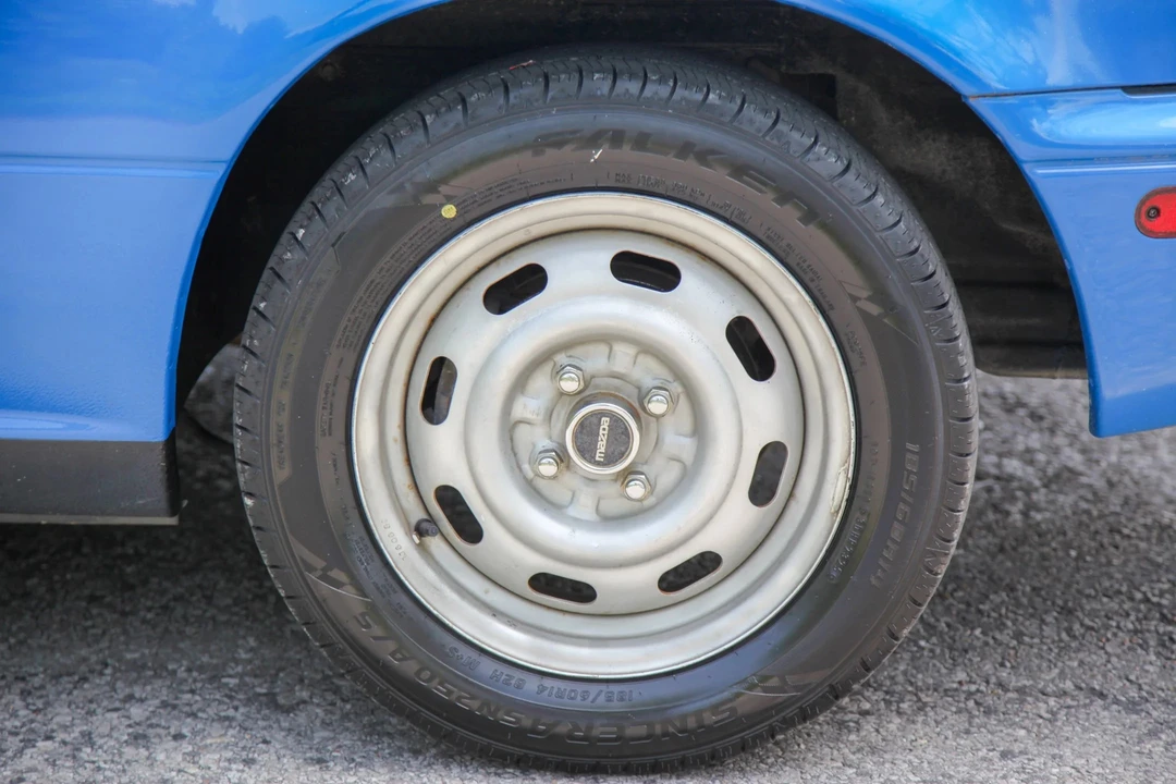 1990 Mazda NA MX-5 Miata - Image 13 of 31