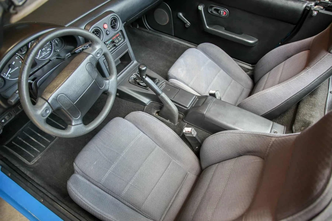 1990 Mazda NA MX-5 Miata - Image 23 of 31