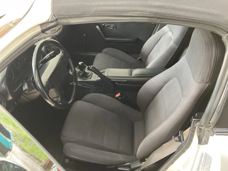 1990 Mazda NA MX-5 Miata - Image 29 of 31