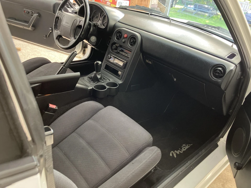 1990 Mazda NA MX-5 Miata - Image 30 of 31