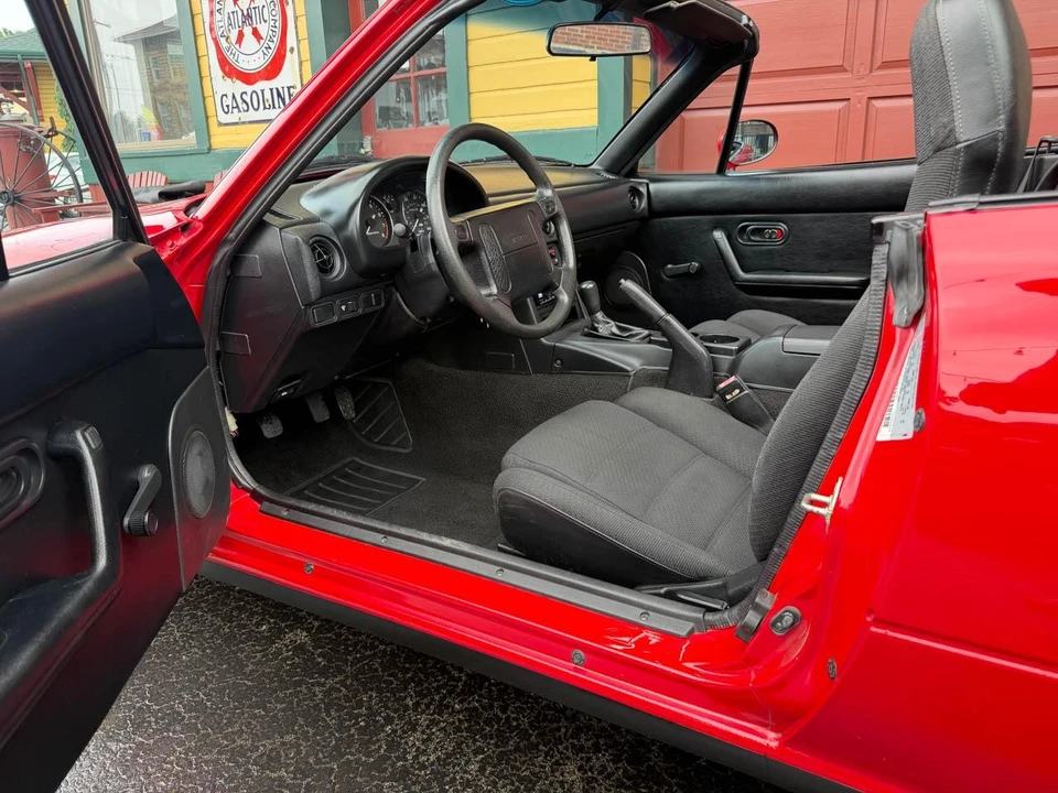 1990 Mazda NA MX-5 Miata - Image 24 of 31