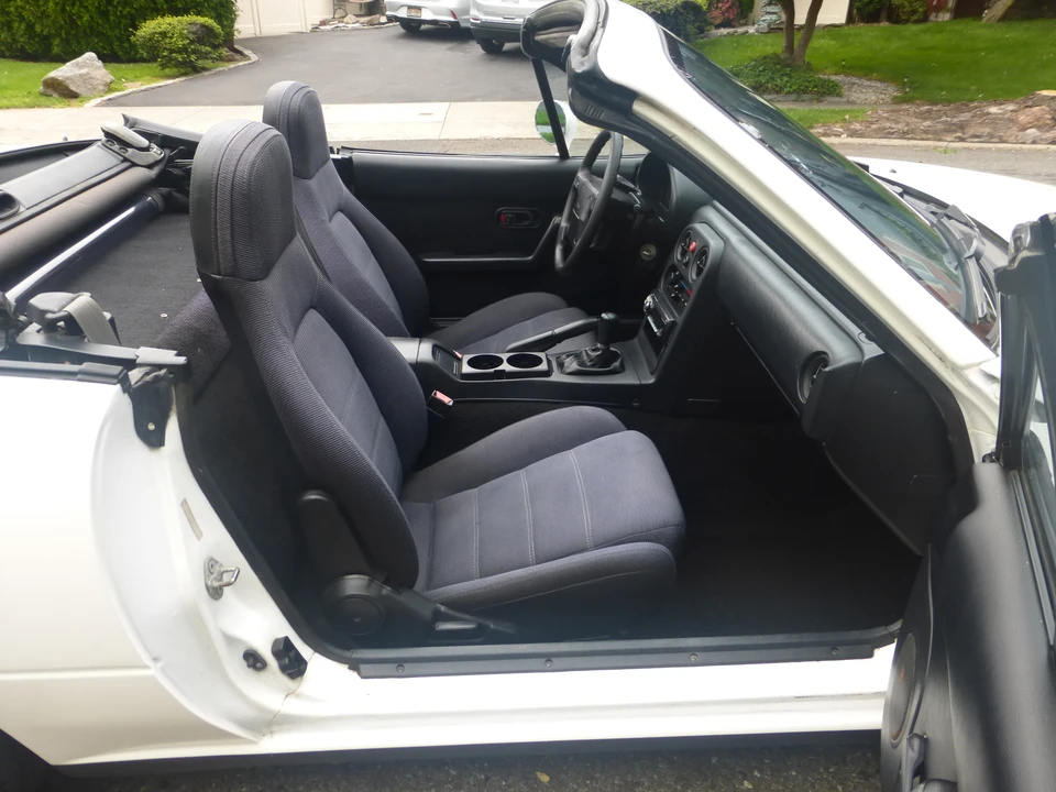 1990 Mazda NA MX-5 Miata - Image 21 of 31