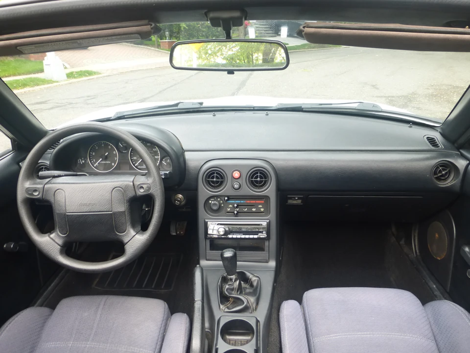 1990 Mazda NA MX-5 Miata - Image 19 of 31