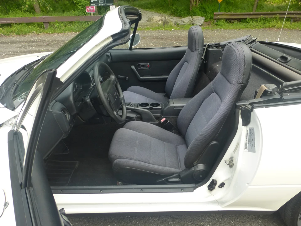 1990 Mazda NA MX-5 Miata - Image 14 of 31