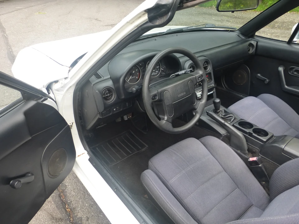 1990 Mazda NA MX-5 Miata - Image 15 of 31