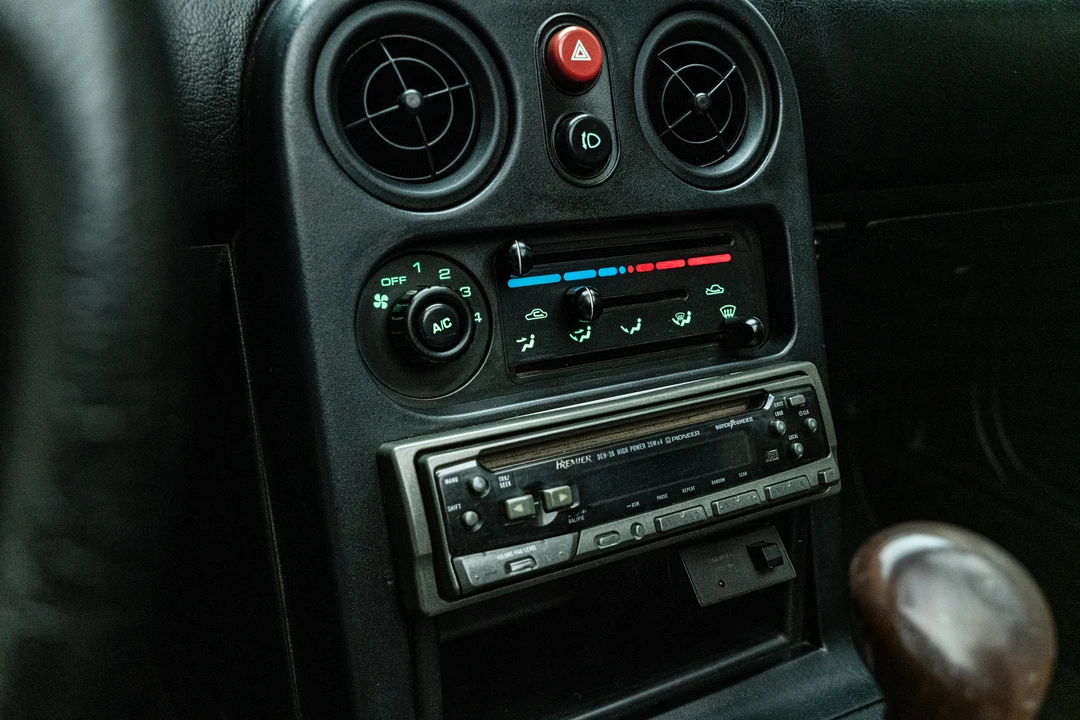 1990 Mazda NA MX-5 Miata - Image 27 of 31