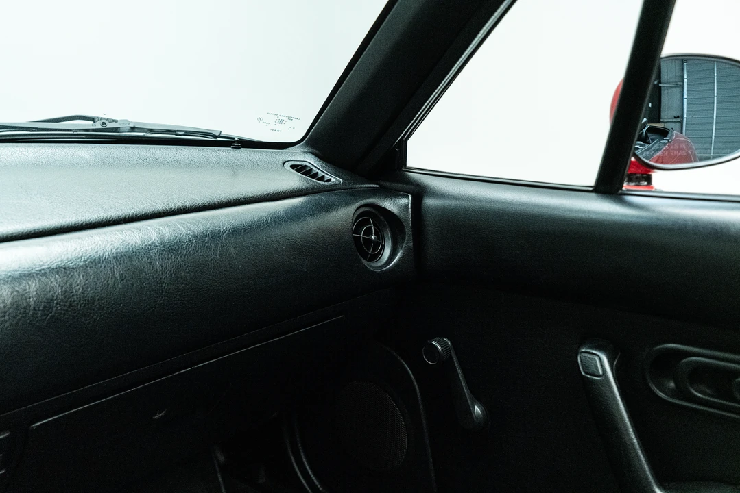 1990 Mazda NA MX-5 Miata - Image 28 of 31
